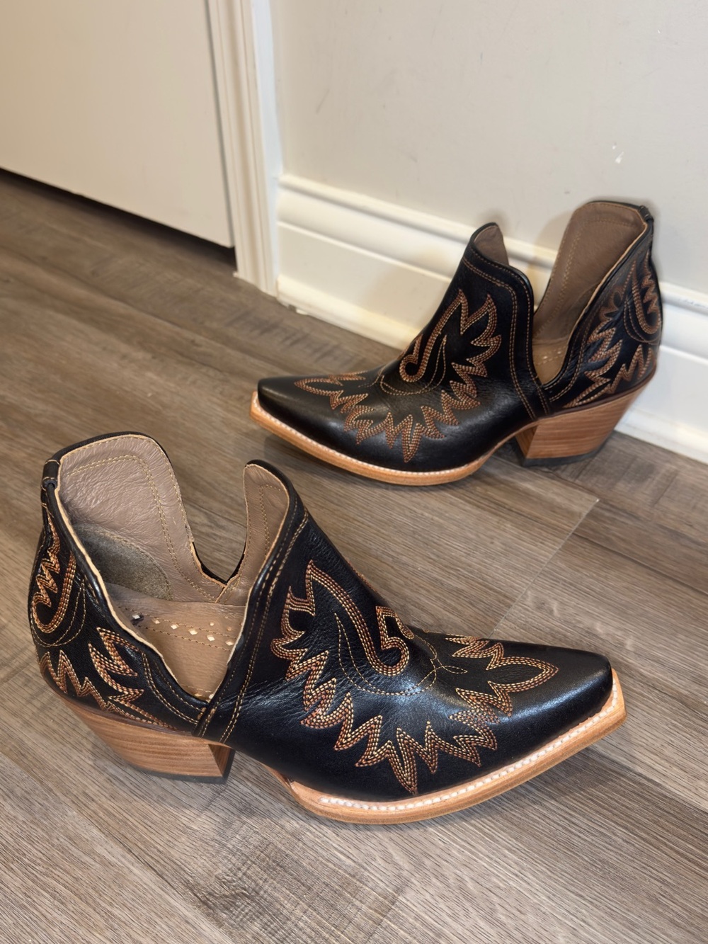 Ariat Dixon Brooklyn Black Leather Western Heeled Bootie Boots